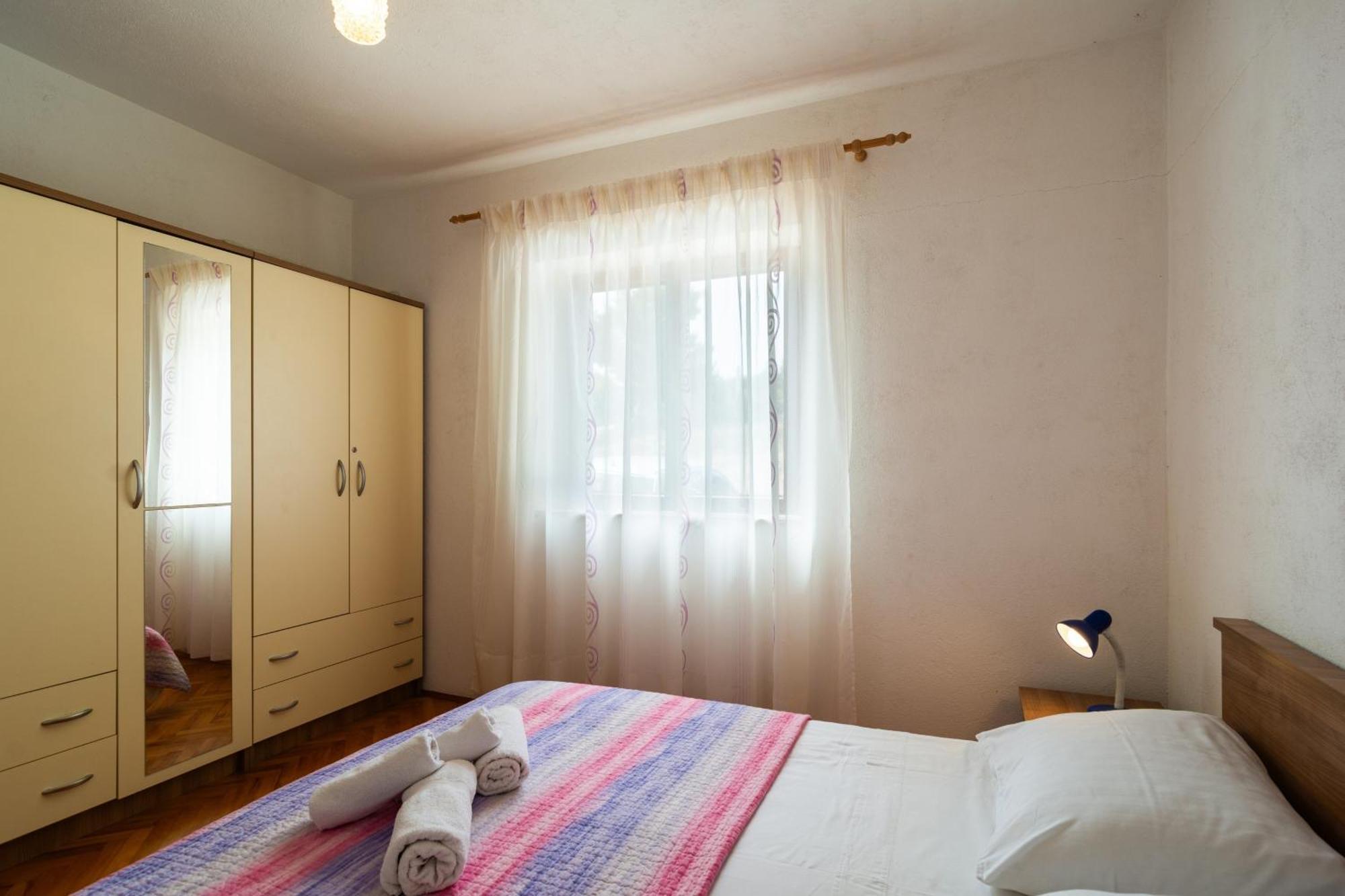 Apartments With A Parking Space Splitska, Brac - 2867 客房 照片